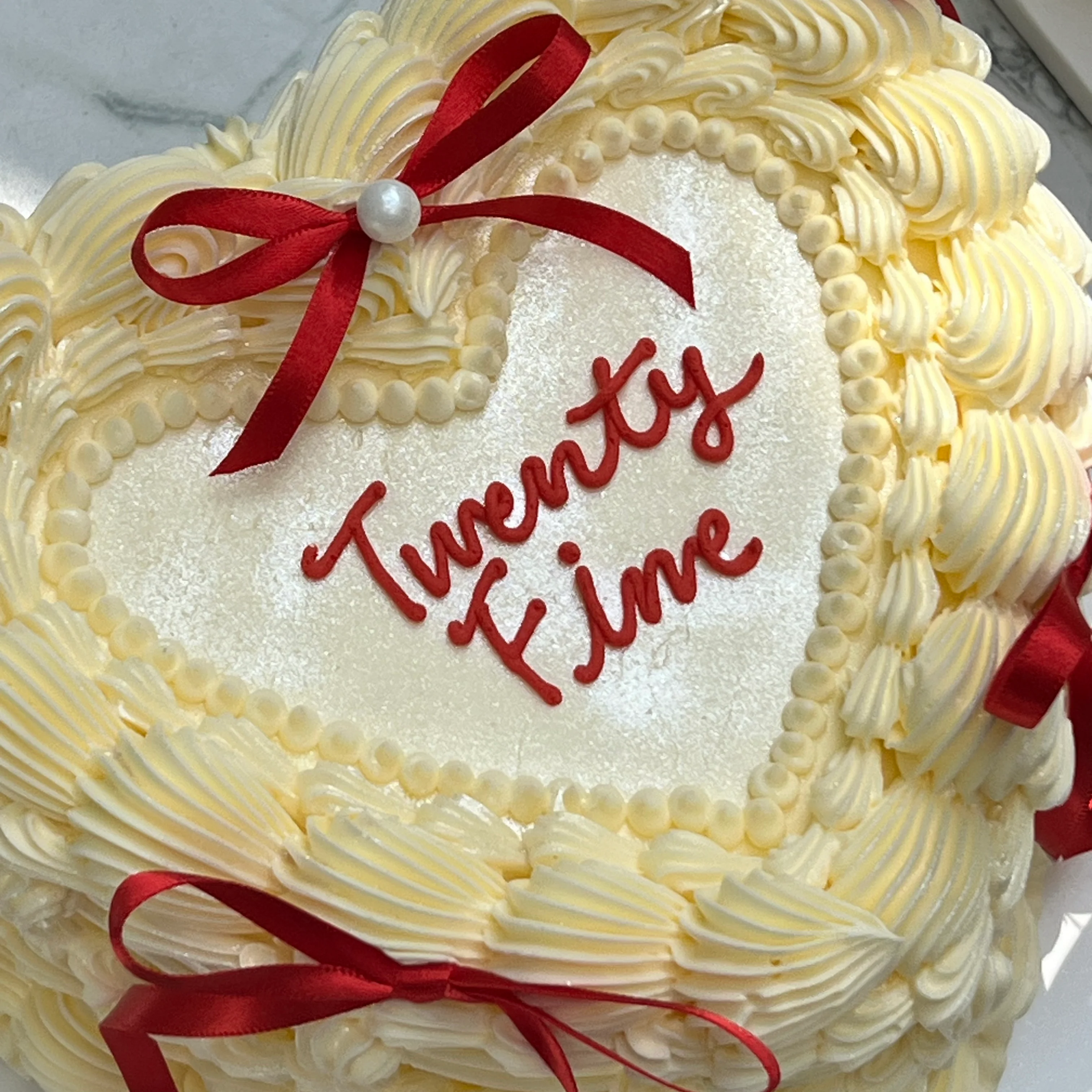 Champagne Love Vintage Cake (Round/Heart) - Image 10