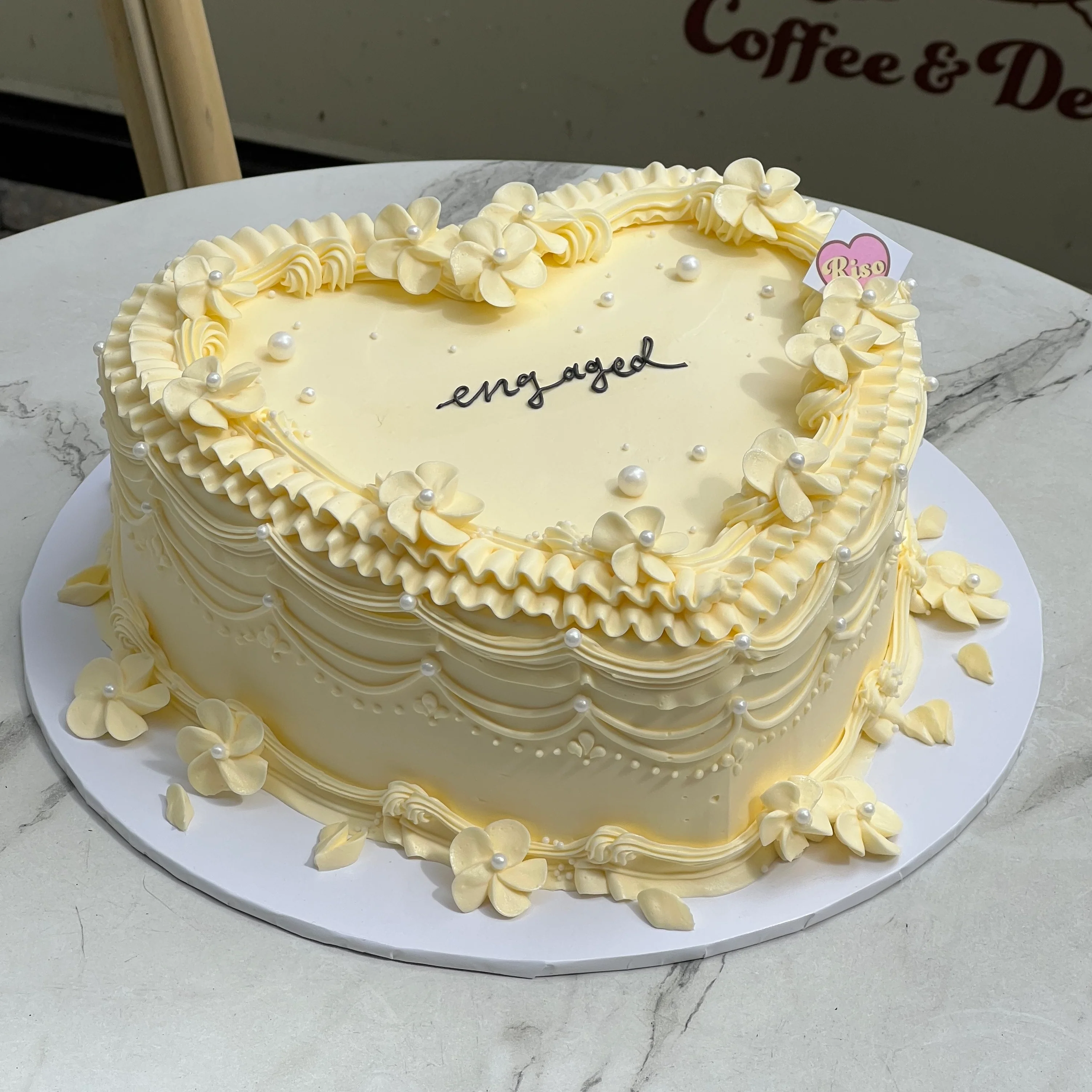 Cherry Blossom Cake (Round/Heart) - Image 4
