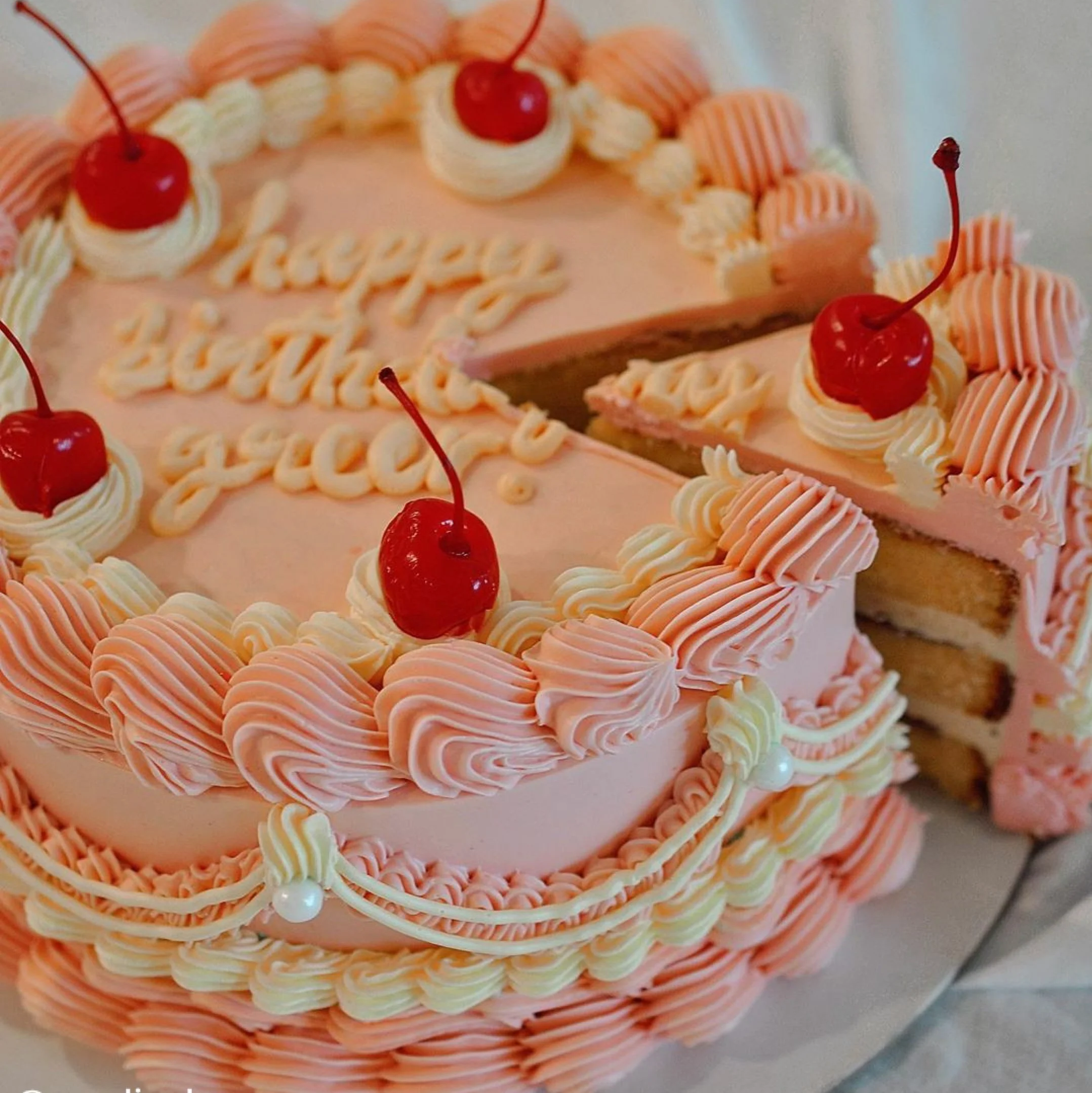 Classic Vintage Cake (Round/Heart) - Image 5