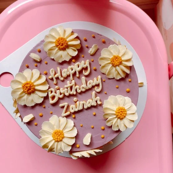 Daisy Delight Cake - Image 3