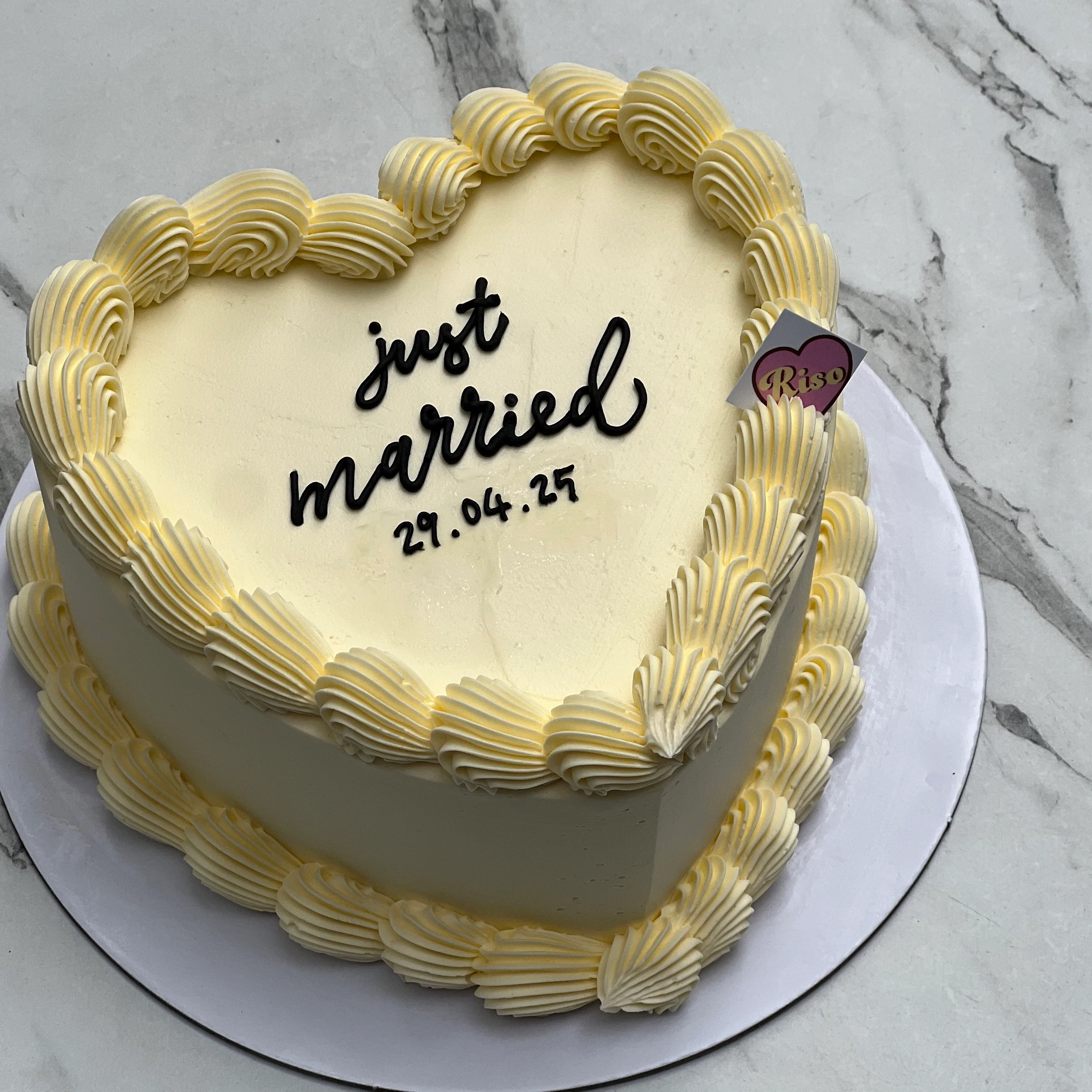 Simple Lettering Cake (Round/Heart) - Image 7