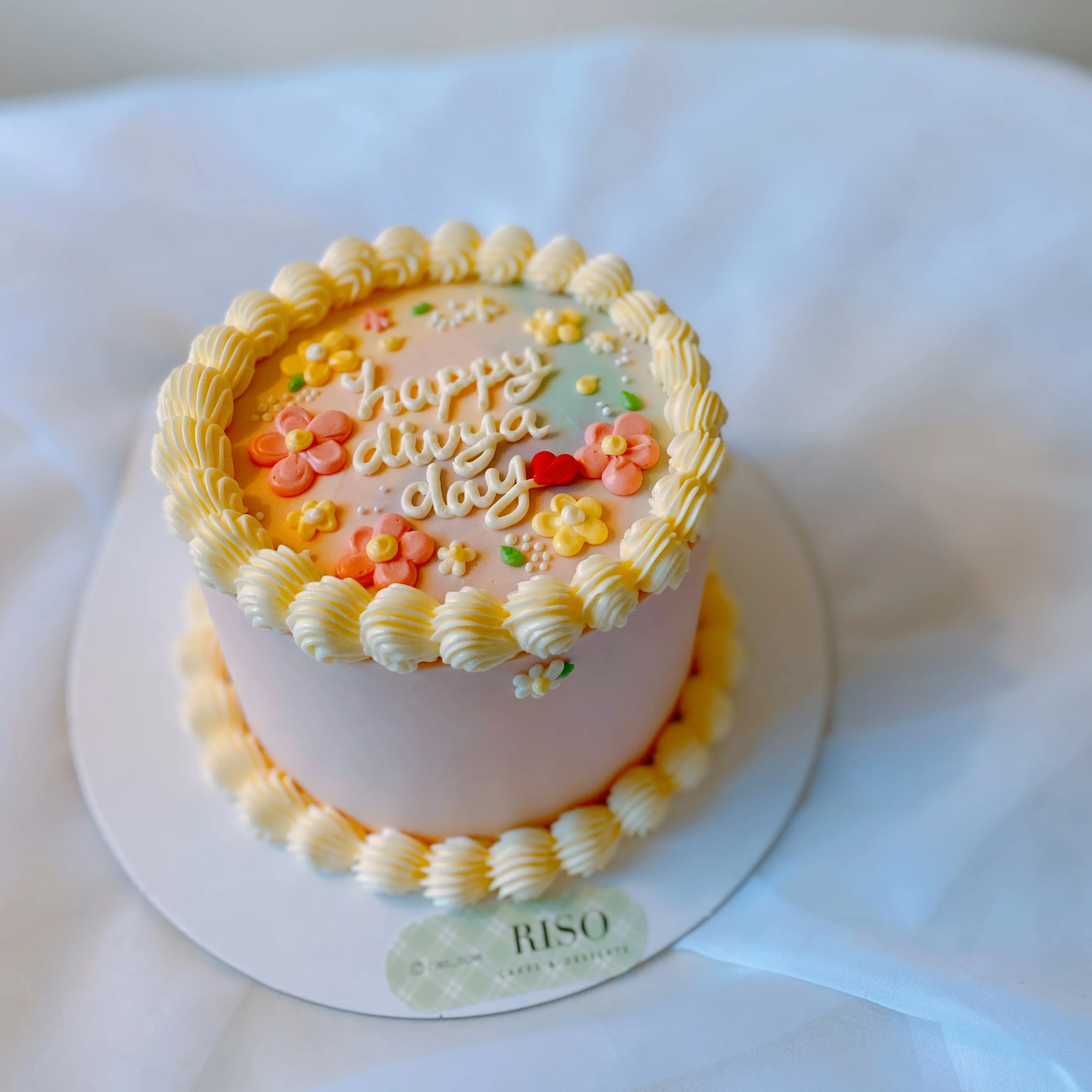 Flower Fantasy Cake - Image 5