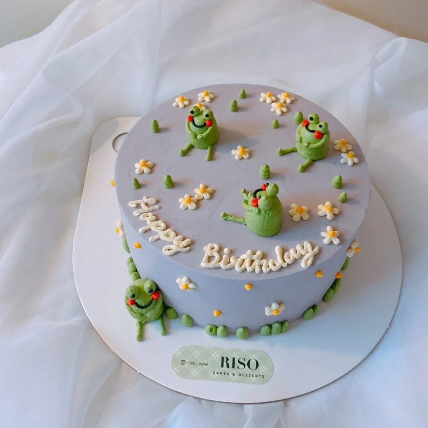 Frog Picnic Time Cake - Image 3