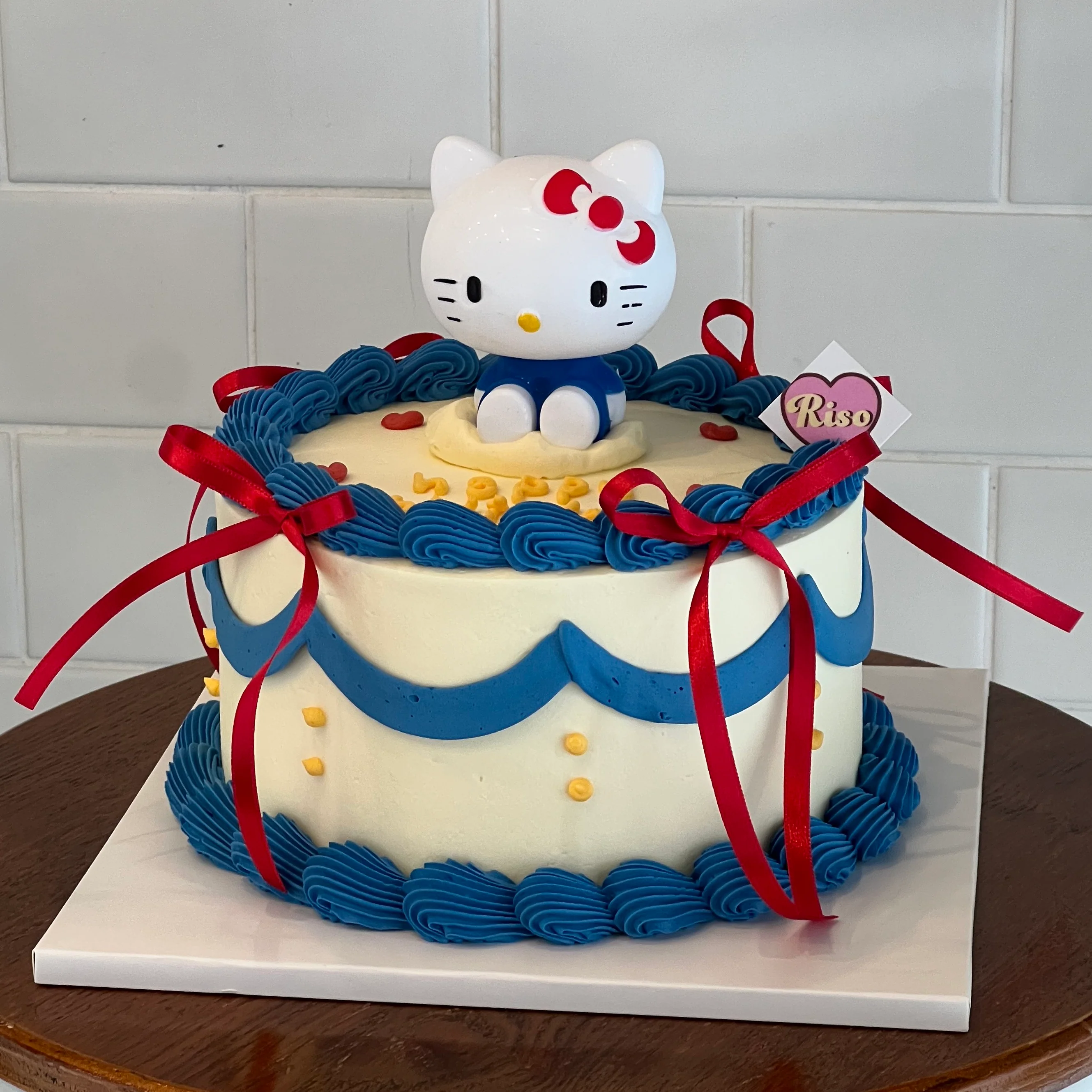 3D Hello Kitty Cake (Round/Heart) - Image 2