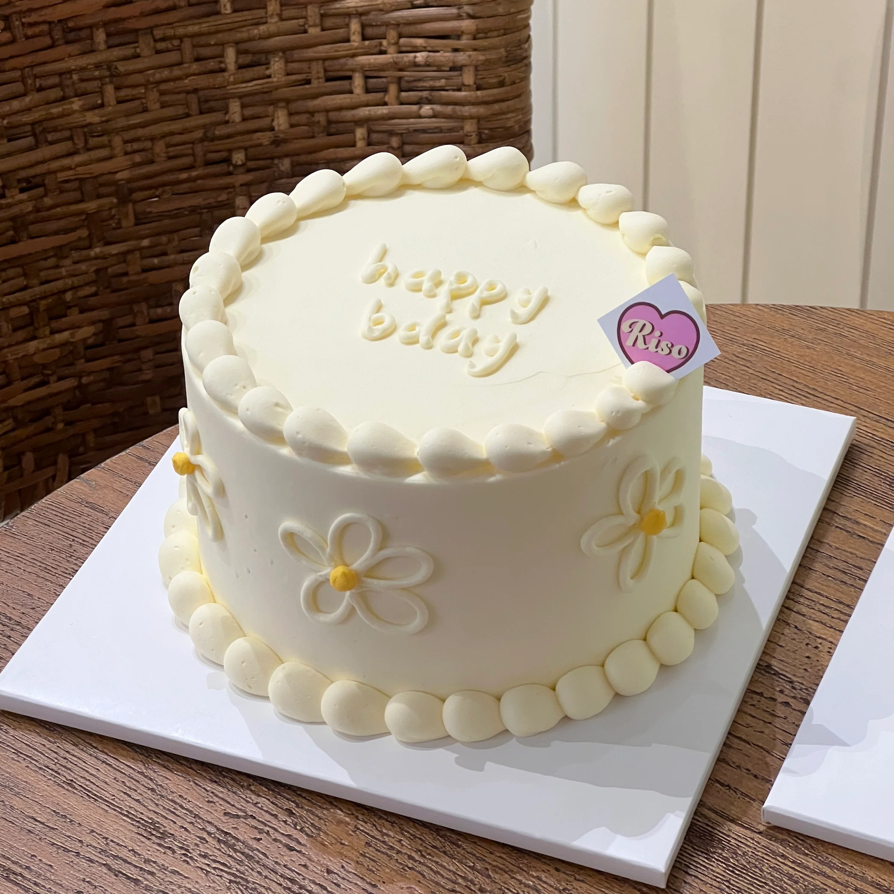 Daisy Cake (Round/Heart) - Image 2