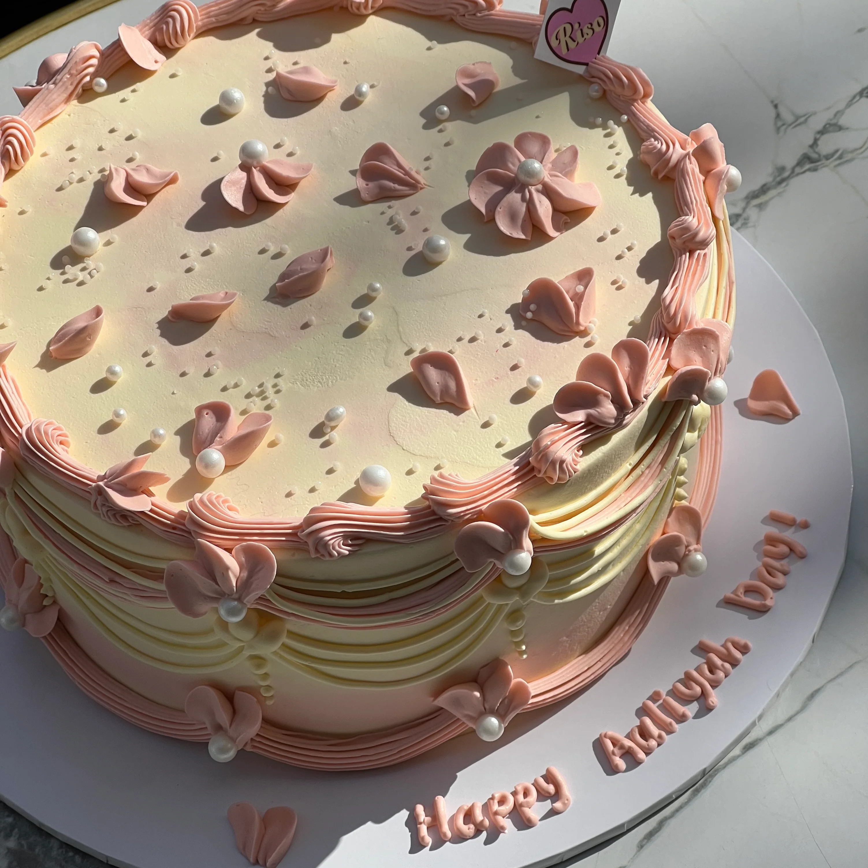 Petal Flower Cake (Round/Heart) - Image 6