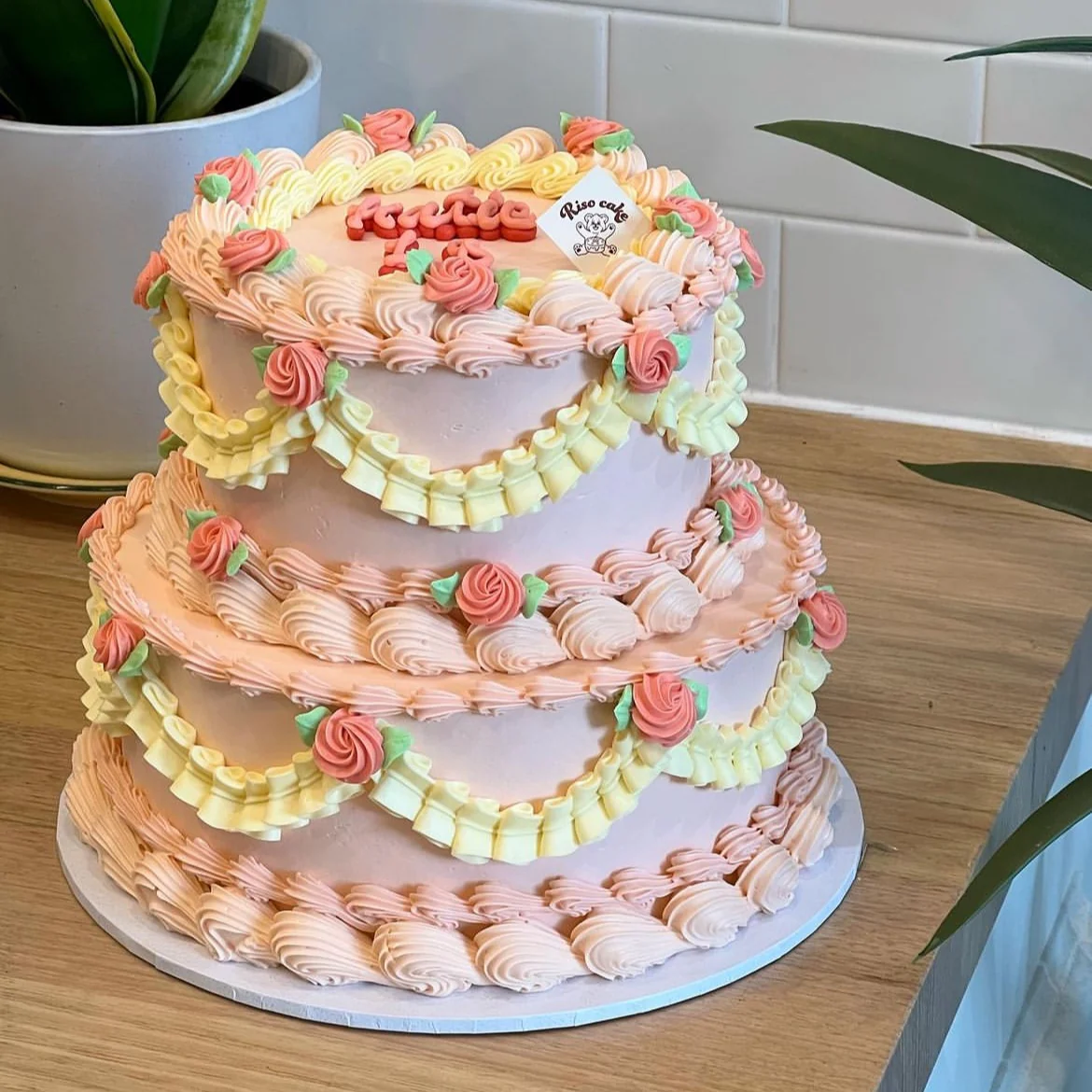 Rose Vintage Cake (Round/Heart) - Image 6