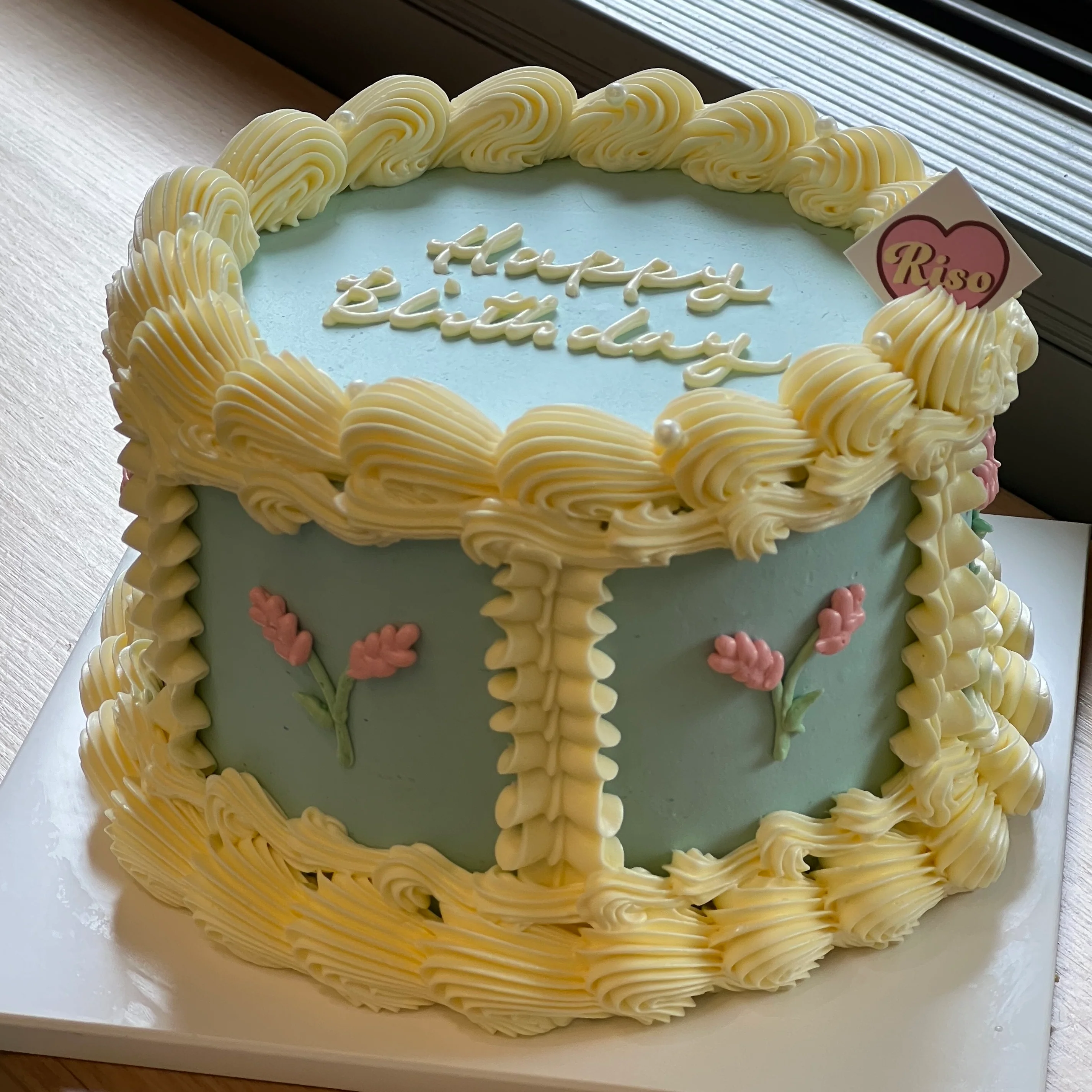Royal Vintage Cake (Round/Heart) - Image 3