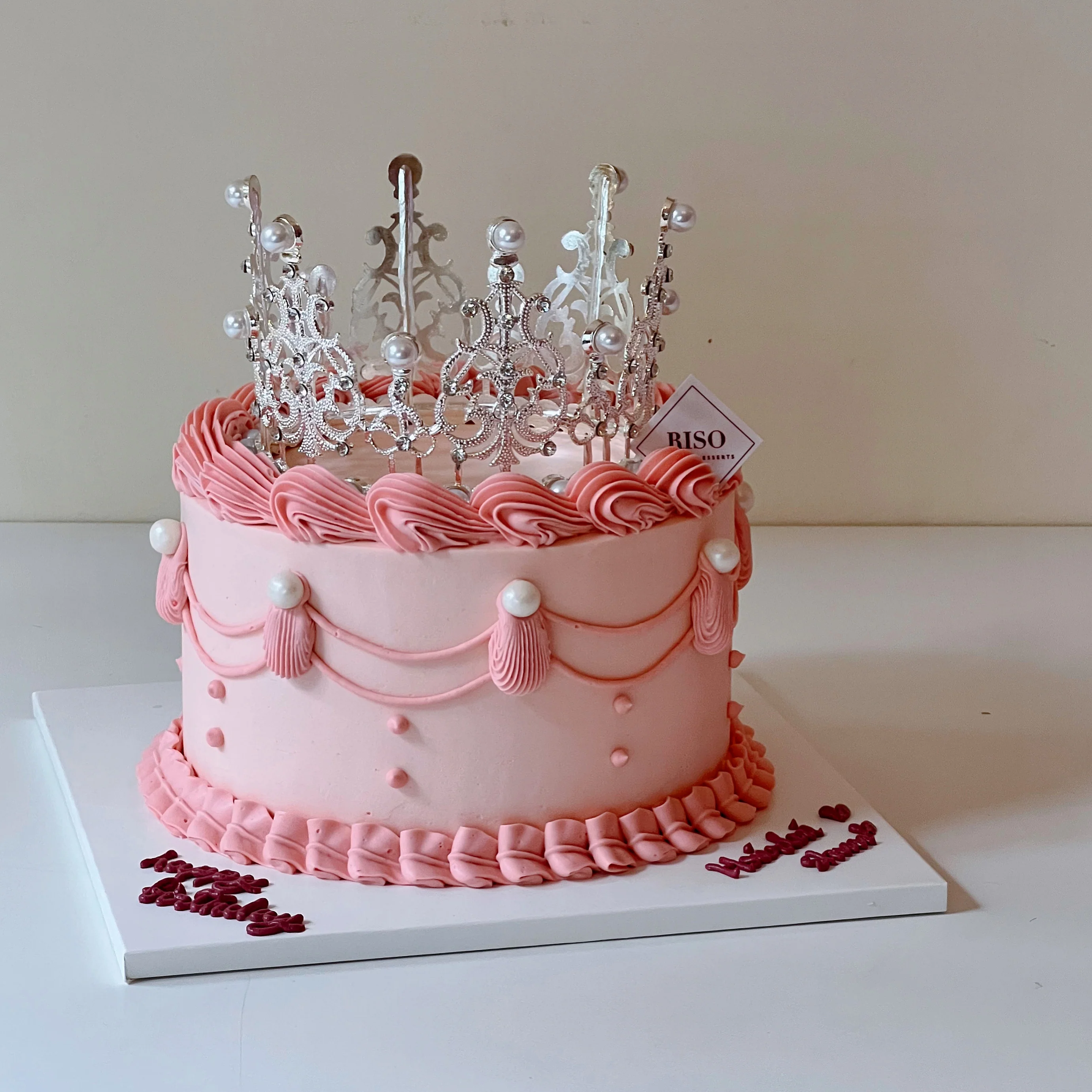 Vintage Tiara Cake - Image 2