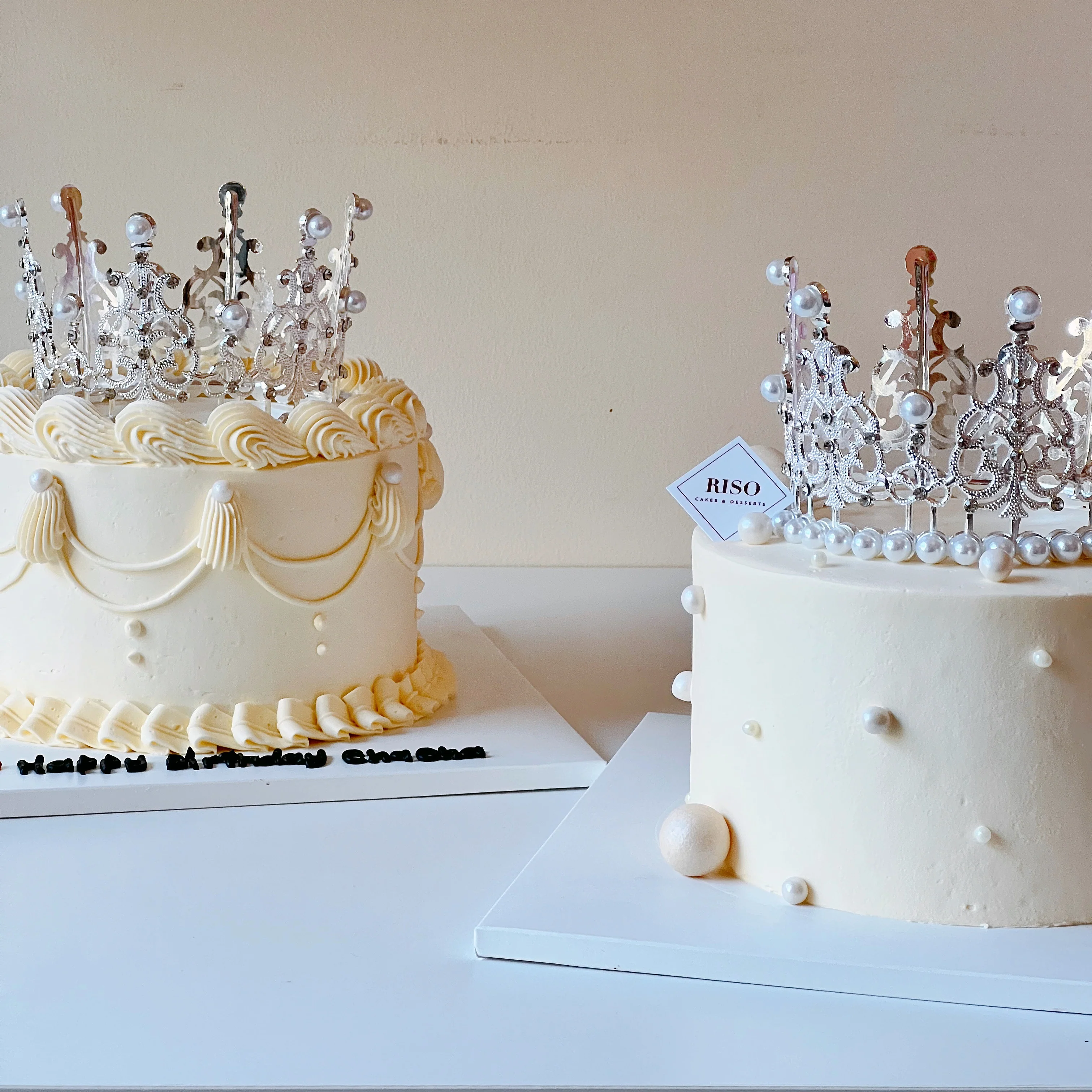 Vintage Tiara Cake - Image 6